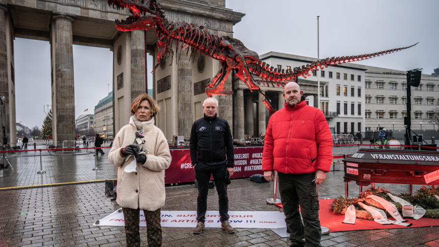 Alarmstufe dunkelrot: Mahnwache