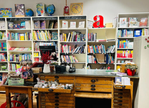 KOMMA Buchhandlung