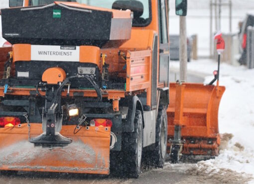 Winterdienst mit Streudienst
